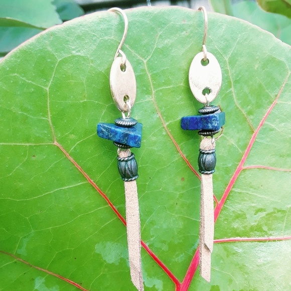 Lapis lazuli and suede dangle earrings - Picture 1 of 4